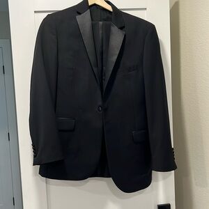 Men’s black tux jacket and pants